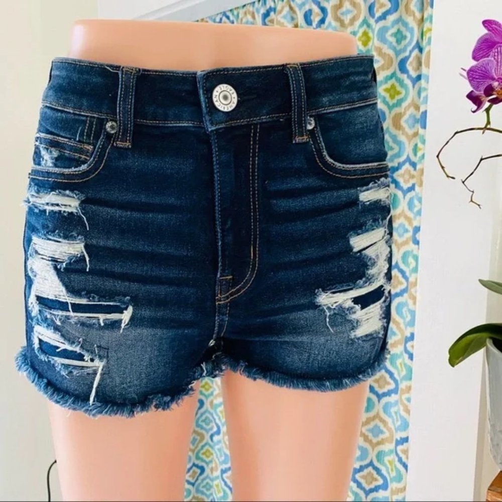NEW with TAGS AE next level stretch, h-rise shortie jean shorts (size 4)